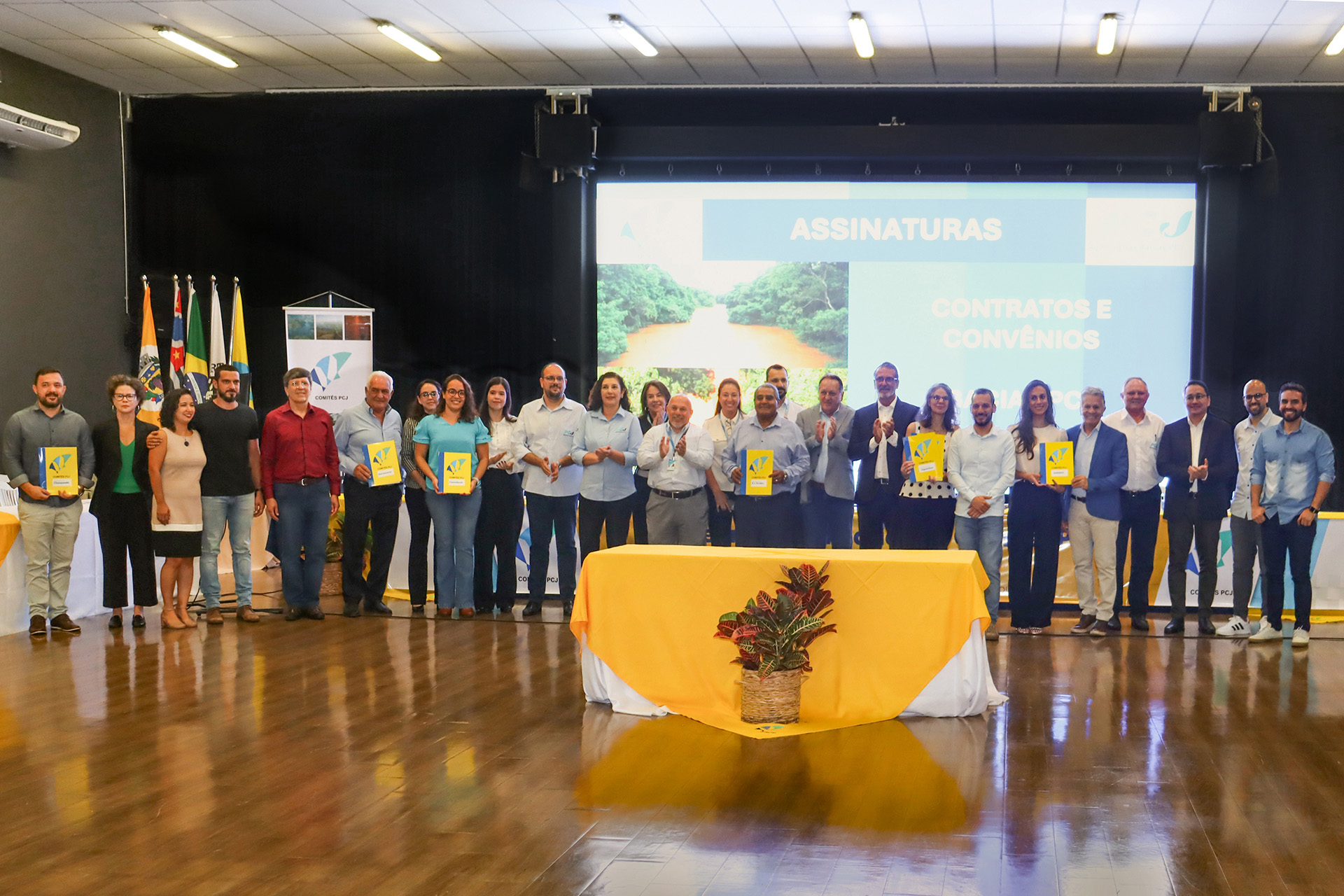 Nove contratos com investimentos de R$ 25 milhões são assinados durante ...