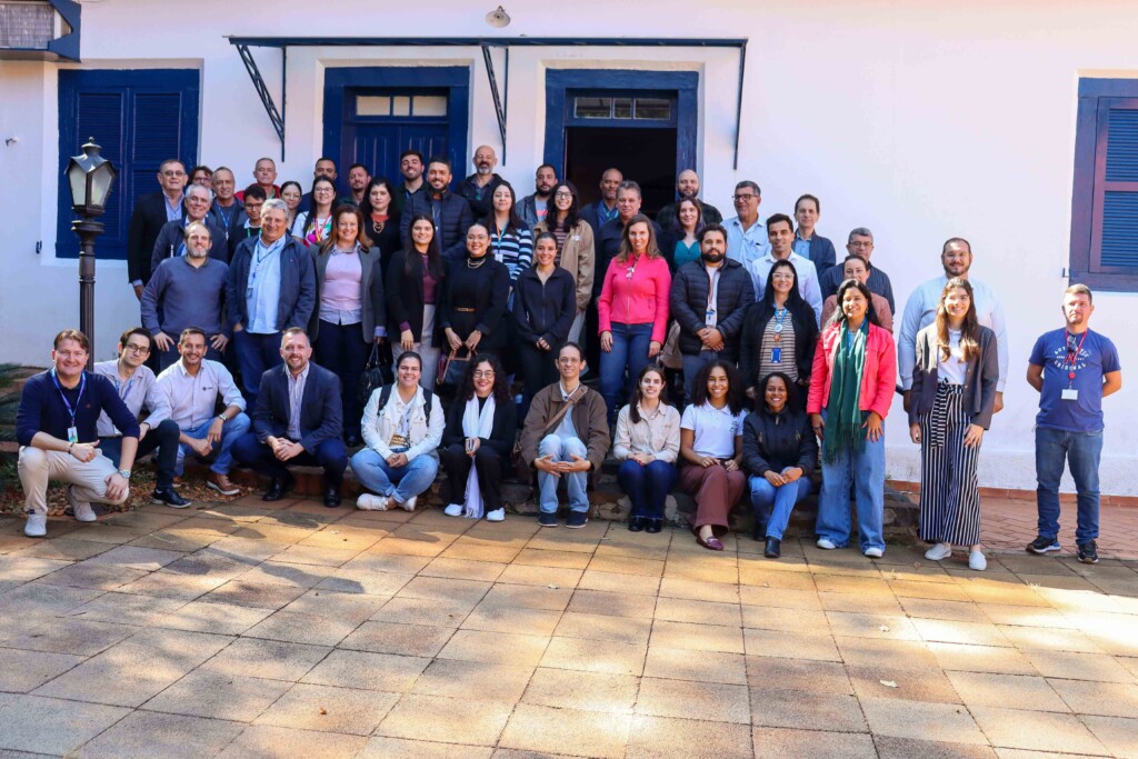 Participantes da 267ª Reunião Ordinária da CT-MH, na Rodhia, em Paulínia (SP).